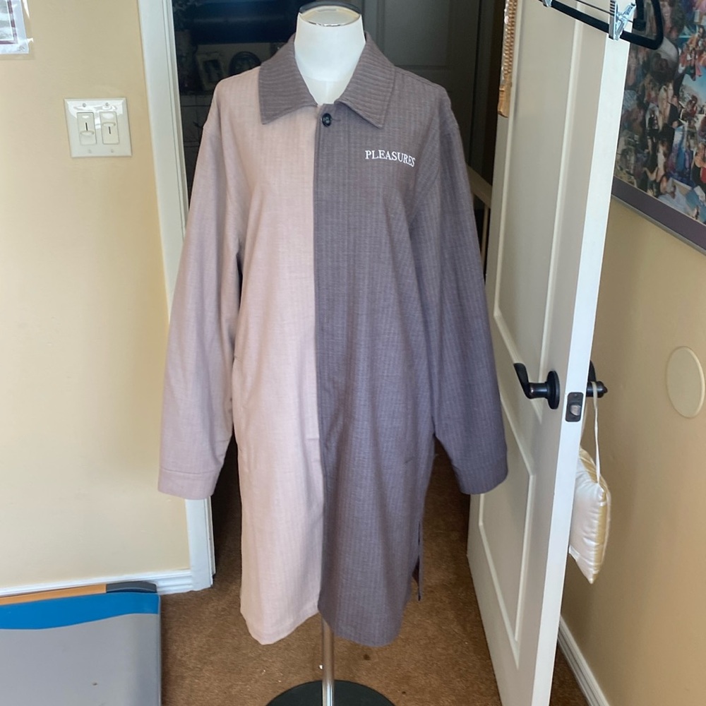 Pleasures Bi-colored trench coat